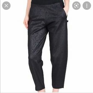 NIKE Montage Emboss print crop pants (NWT) size M